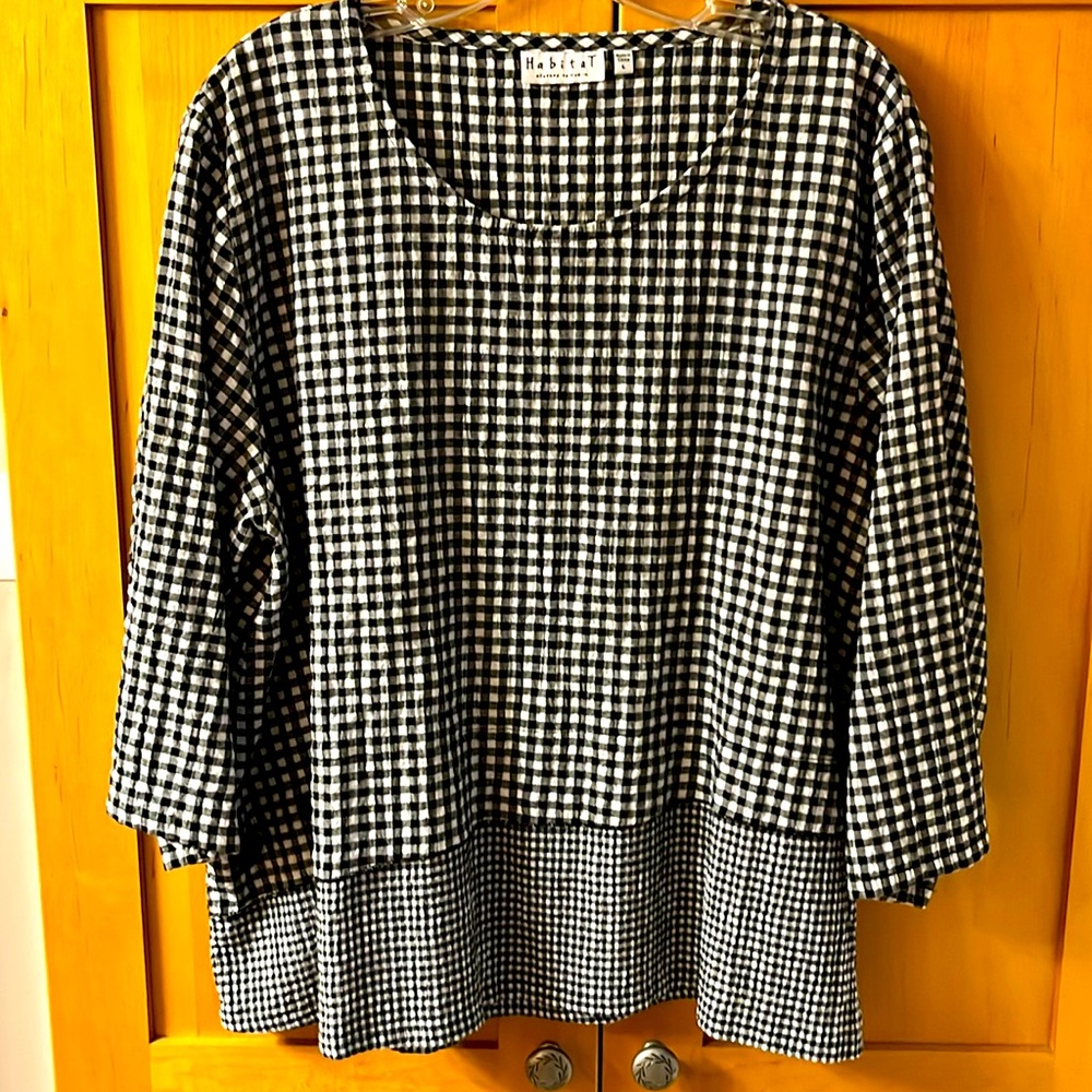 Women’s 3/4 sleeve top made by habitat, size L